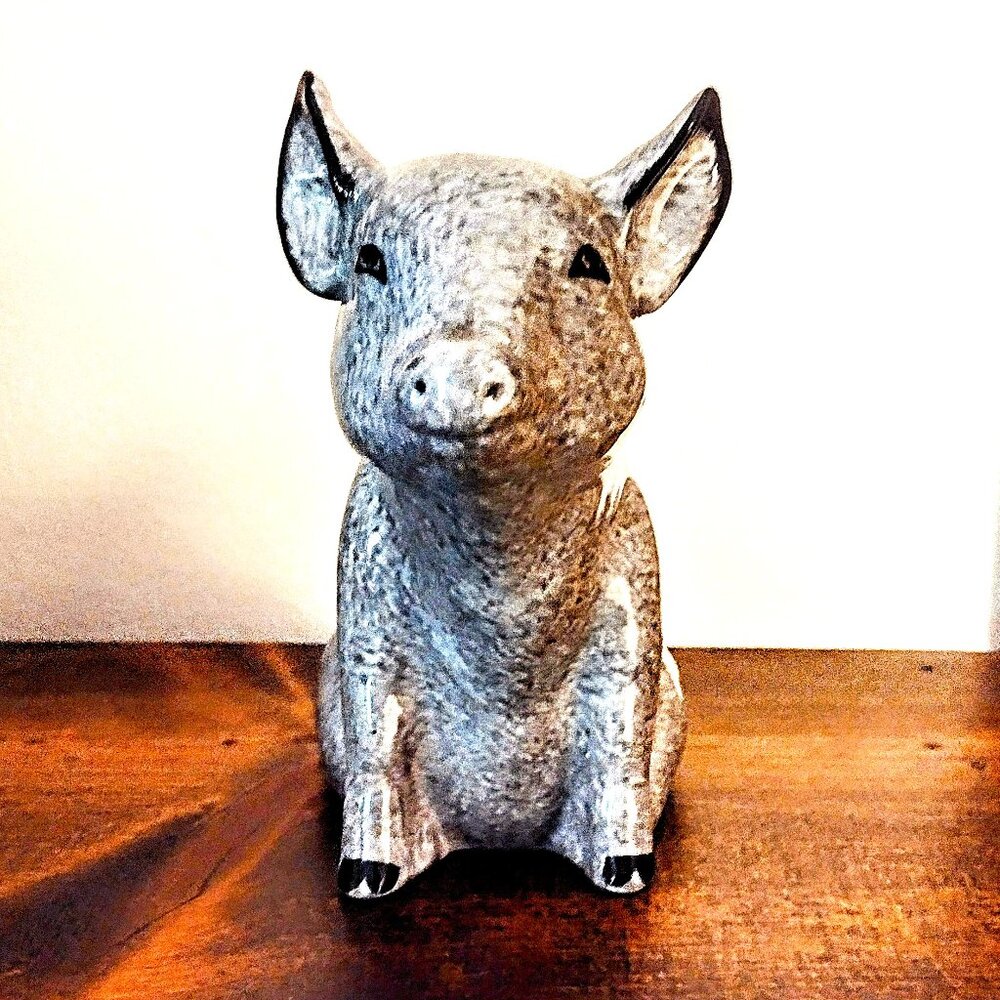 Enesco 6.25" Gray & Black Ceramic Spongeware Sitting Pig Figurine ~ 1984 ~ EVC!